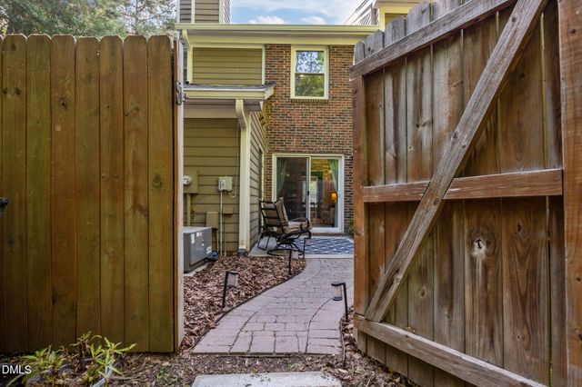 13 Hartford Court, Durham, NC 27707