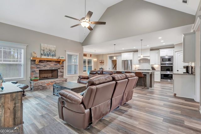 158 Gordon Oaks Way, Moreland, GA 30259