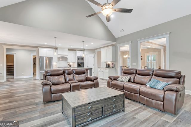 158 Gordon Oaks Way, Moreland, GA 30259