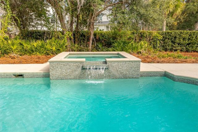 258 Saint James Ave, St Simons Island, GA 31522