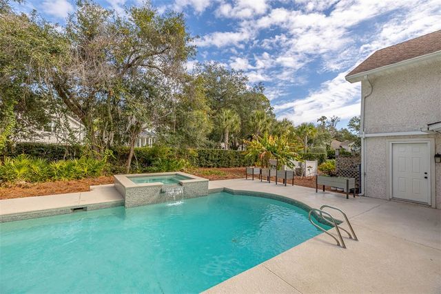 258 Saint James Ave, St Simons Island, GA 31522