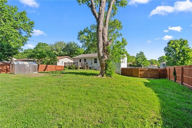 11709 E 77th Terrace, Raytown, MO 64138