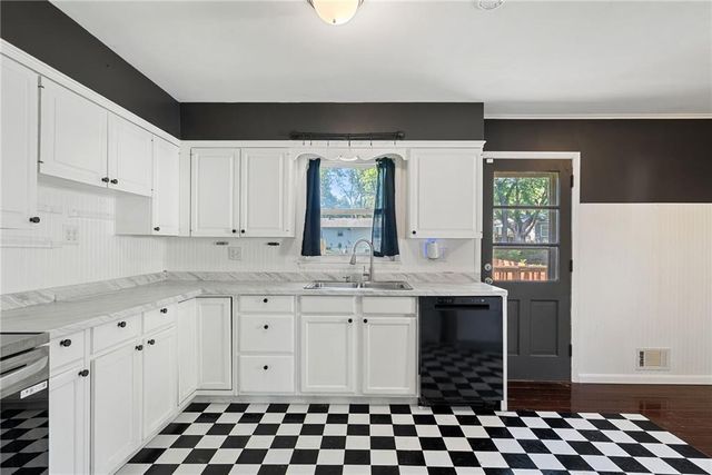 11709 E 77th Terrace, Raytown, MO 64138