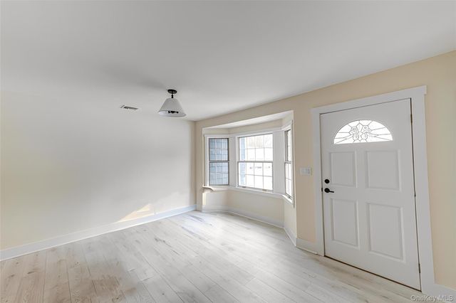 5 Breslau Street, Bay Shore, NY 11706