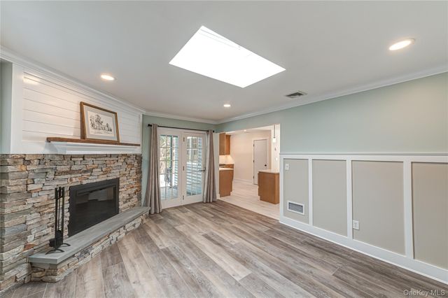 5 Breslau Street, Bay Shore, NY 11706