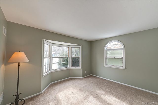 5 Breslau Street, Bay Shore, NY 11706