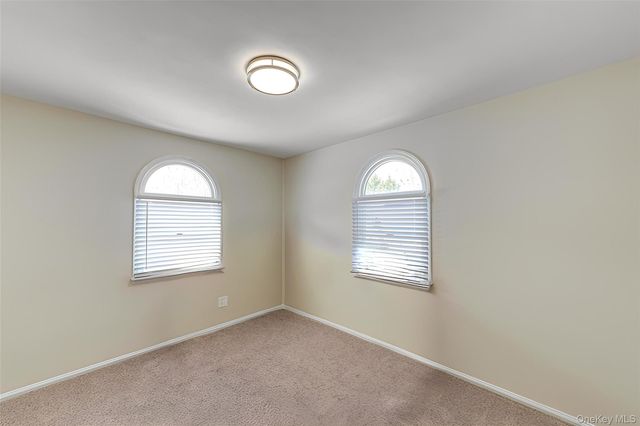 5 Breslau Street, Bay Shore, NY 11706