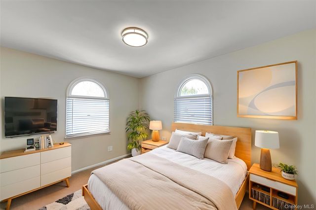 5 Breslau Street, Bay Shore, NY 11706