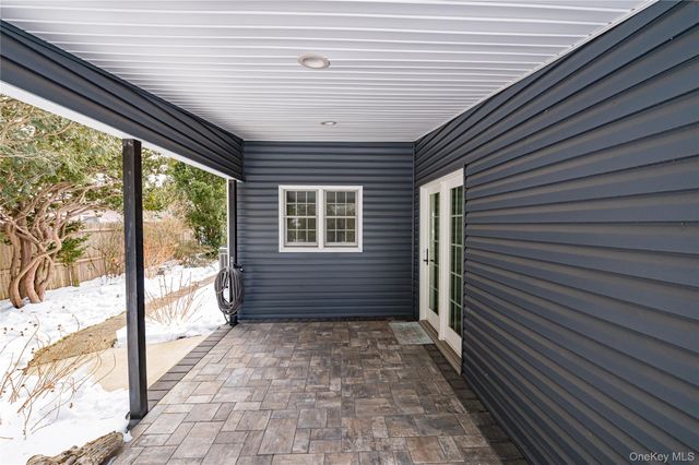 5 Breslau Street, Bay Shore, NY 11706