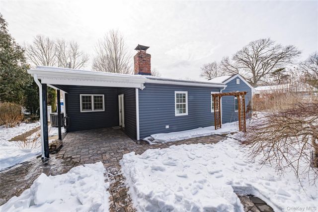 5 Breslau Street, Bay Shore, NY 11706