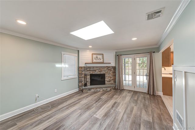 5 Breslau Street, Bay Shore, NY 11706