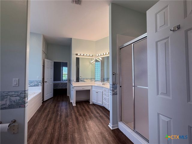 868 Shannon Lane, Port Lavaca, TX 77979