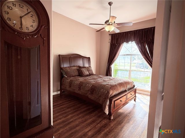 868 Shannon Lane, Port Lavaca, TX 77979