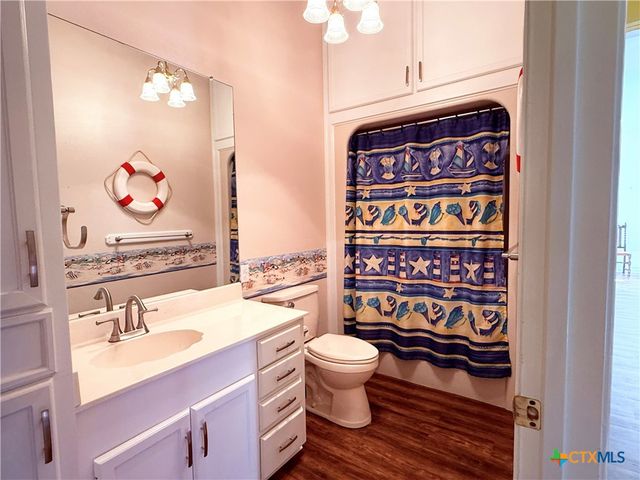 868 Shannon Lane, Port Lavaca, TX 77979