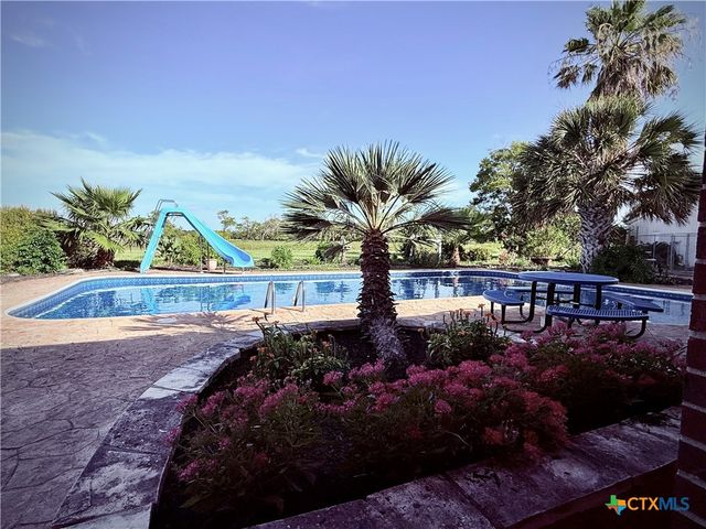 868 Shannon Lane, Port Lavaca, TX 77979