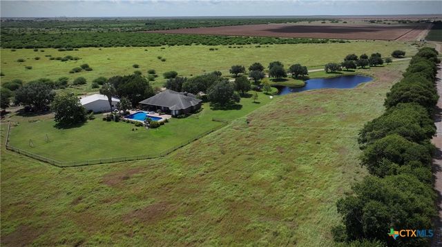 868 Shannon Lane, Port Lavaca, TX 77979