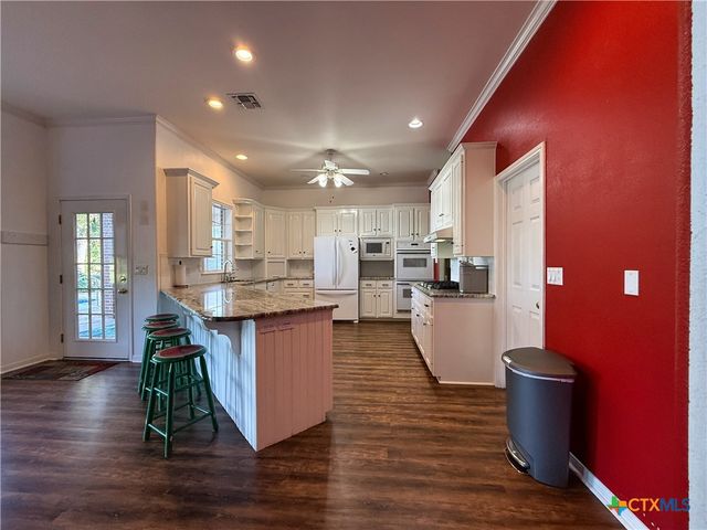 868 Shannon Lane, Port Lavaca, TX 77979