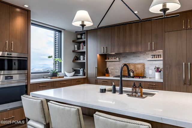 7677 Village Way 503, Park City, UT 84060