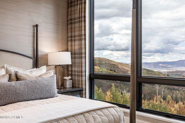 7677 Village Way 503, Park City, UT 84060