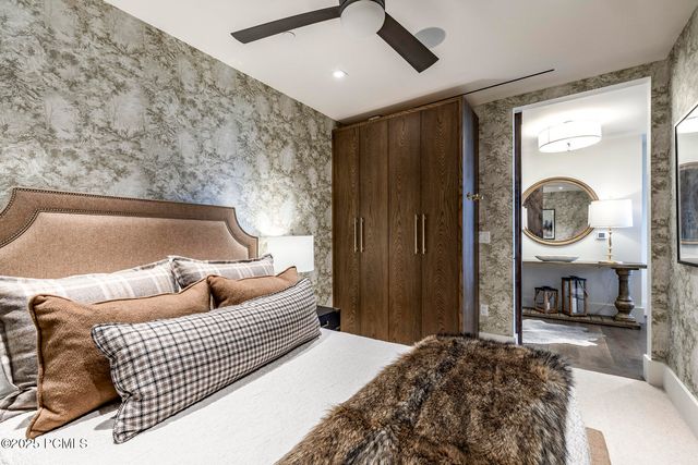 7677 Village Way 503, Park City, UT 84060