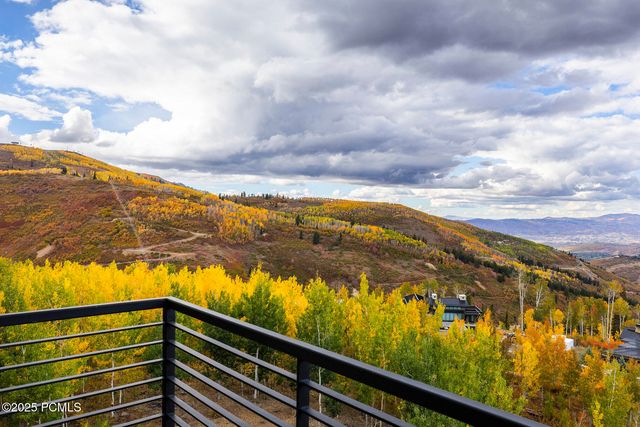 7677 Village Way 503, Park City, UT 84060