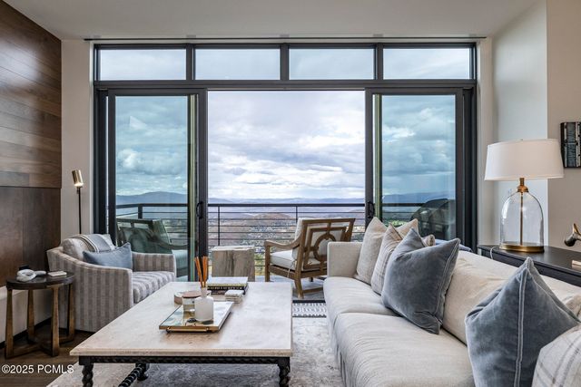 7677 Village Way 503, Park City, UT 84060