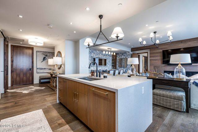 7677 Village Way 503, Park City, UT 84060