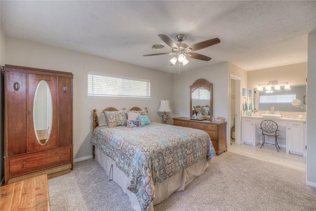 458 E Lake Drive, Livingston, TX 77351