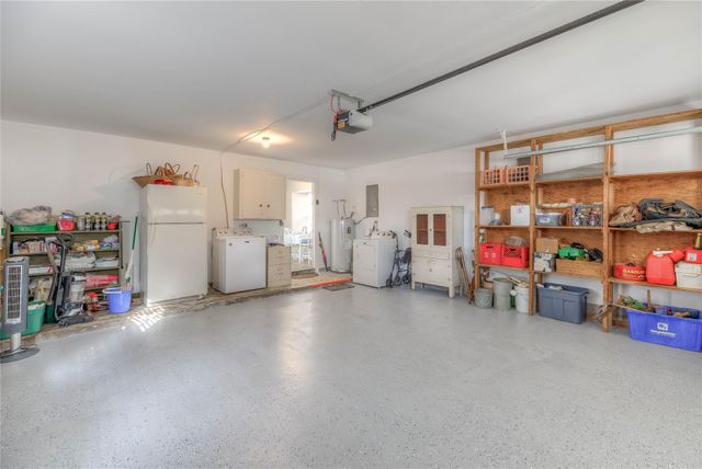 458 E Lake Drive, Livingston, TX 77351