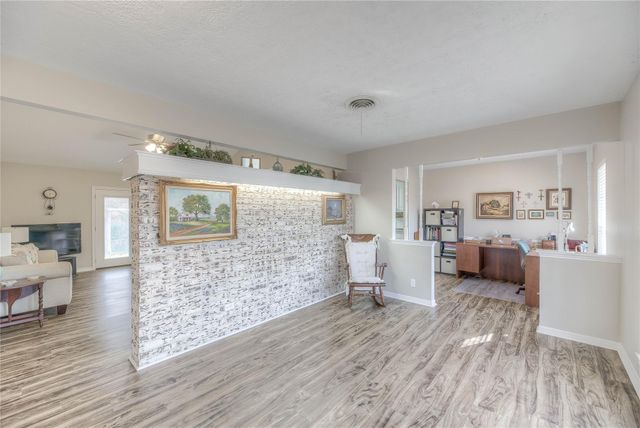 458 E Lake Drive, Livingston, TX 77351