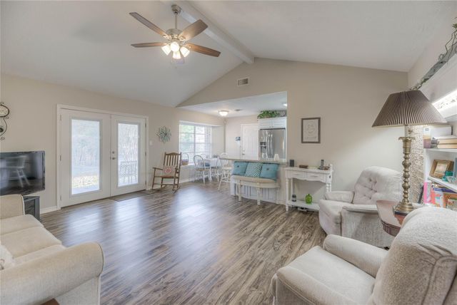 458 E Lake Drive, Livingston, TX 77351