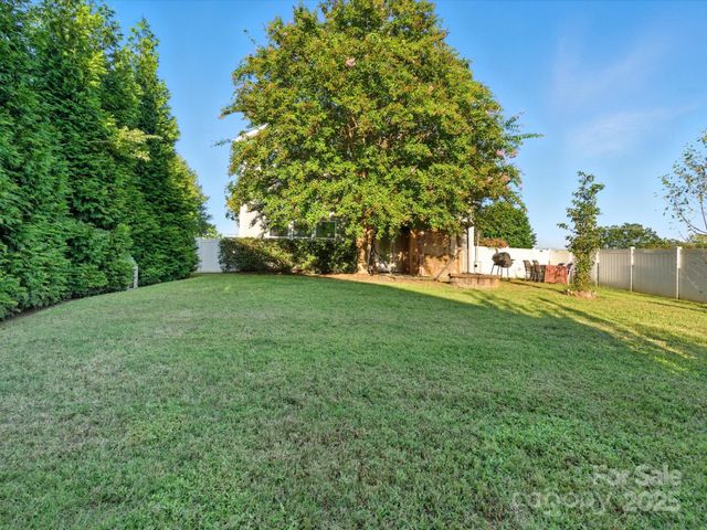 1618 Ameria Road, Charlotte, NC 28215