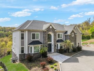 183 Johnston Dr, Watchung Boro, NJ 07069