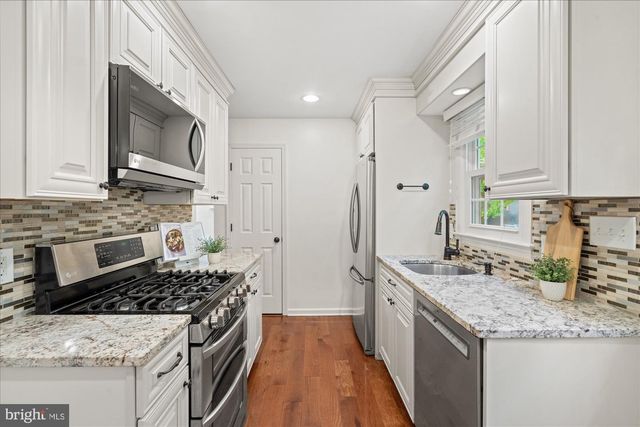 2232 MILITARY RD, Arlington, VA 22207