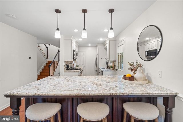 2232 MILITARY RD, Arlington, VA 22207