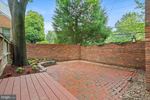 2232 MILITARY RD, Arlington, VA 22207