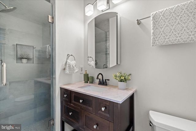 2232 MILITARY RD, Arlington, VA 22207