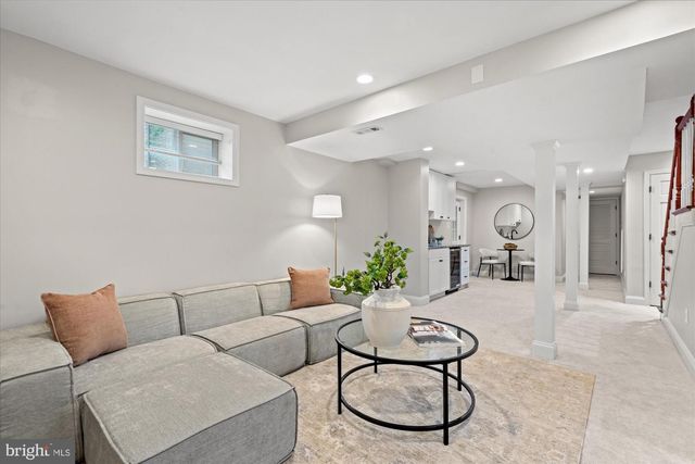 2232 MILITARY RD, Arlington, VA 22207