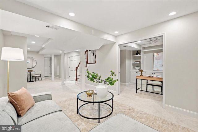2232 MILITARY RD, Arlington, VA 22207