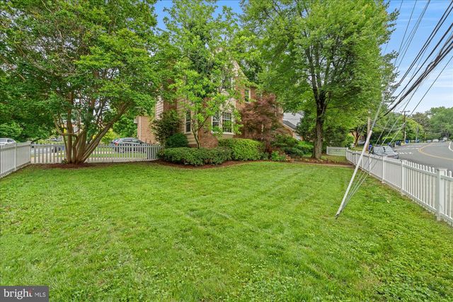 2232 MILITARY RD, Arlington, VA 22207