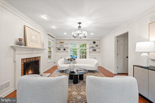 2232 MILITARY RD, Arlington, VA 22207