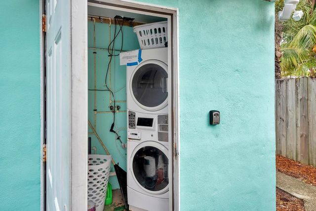 802 N J Street, Lake Worth Beach, FL 33460