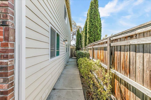 3910 Cherry Lane, Medford, OR 97504