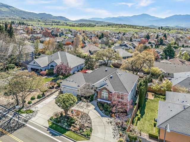 3910 Cherry Lane, Medford, OR 97504