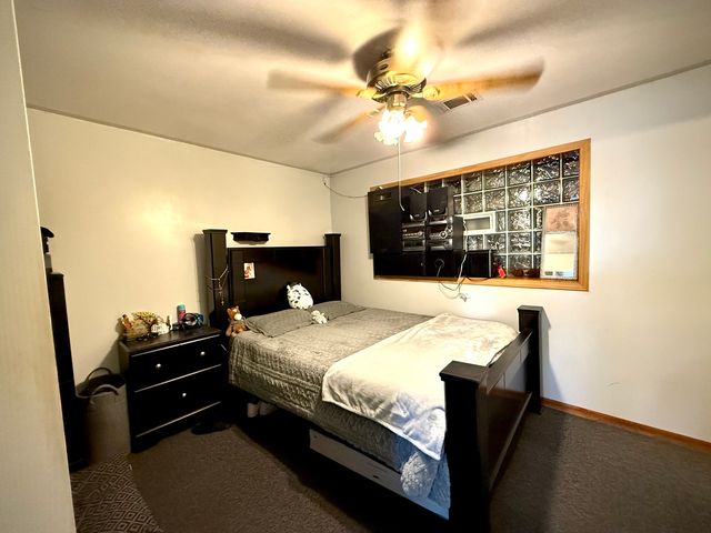 1560 Pamela Drive, Elgin, IL 60123