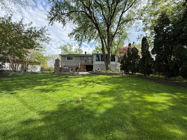 1560 Pamela Drive, Elgin, IL 60123