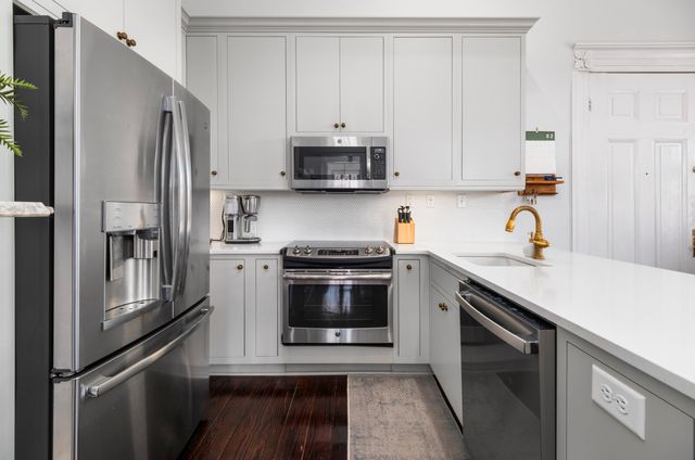 214 Calhoun Street 7, Charleston, SC 29401