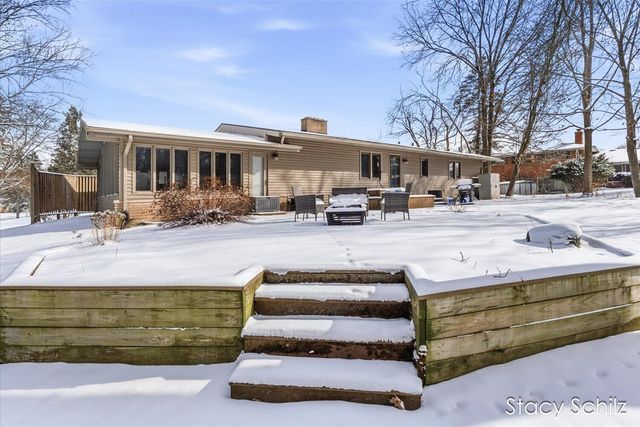 210 S Brewer Drive, Battle Creek, MI 49015