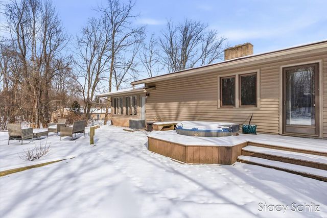 210 S Brewer Drive, Battle Creek, MI 49015