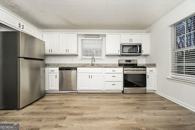 229 Pebble Creek Drive, Mcdonough, GA 30253